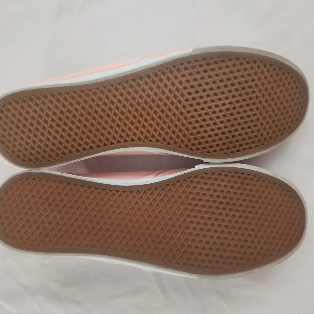 Vans Pink Sneakers Minimalist Low-Top Design - Picture 4 of 4